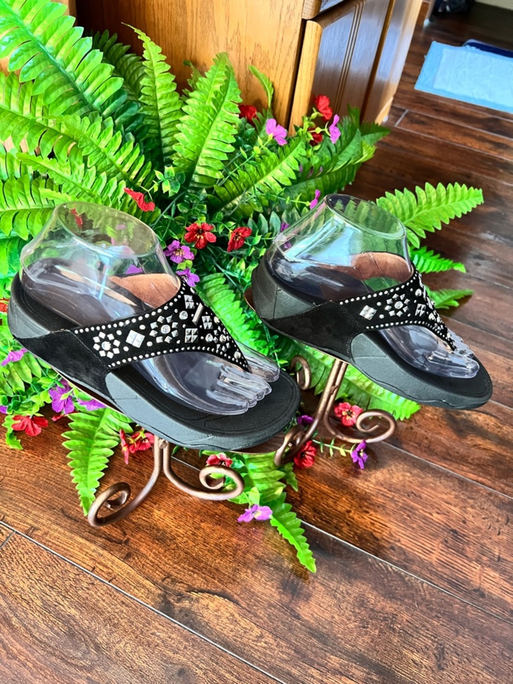 Fitflop Black Studded Thong Sandals - Size 6 - Picture 2 of 11